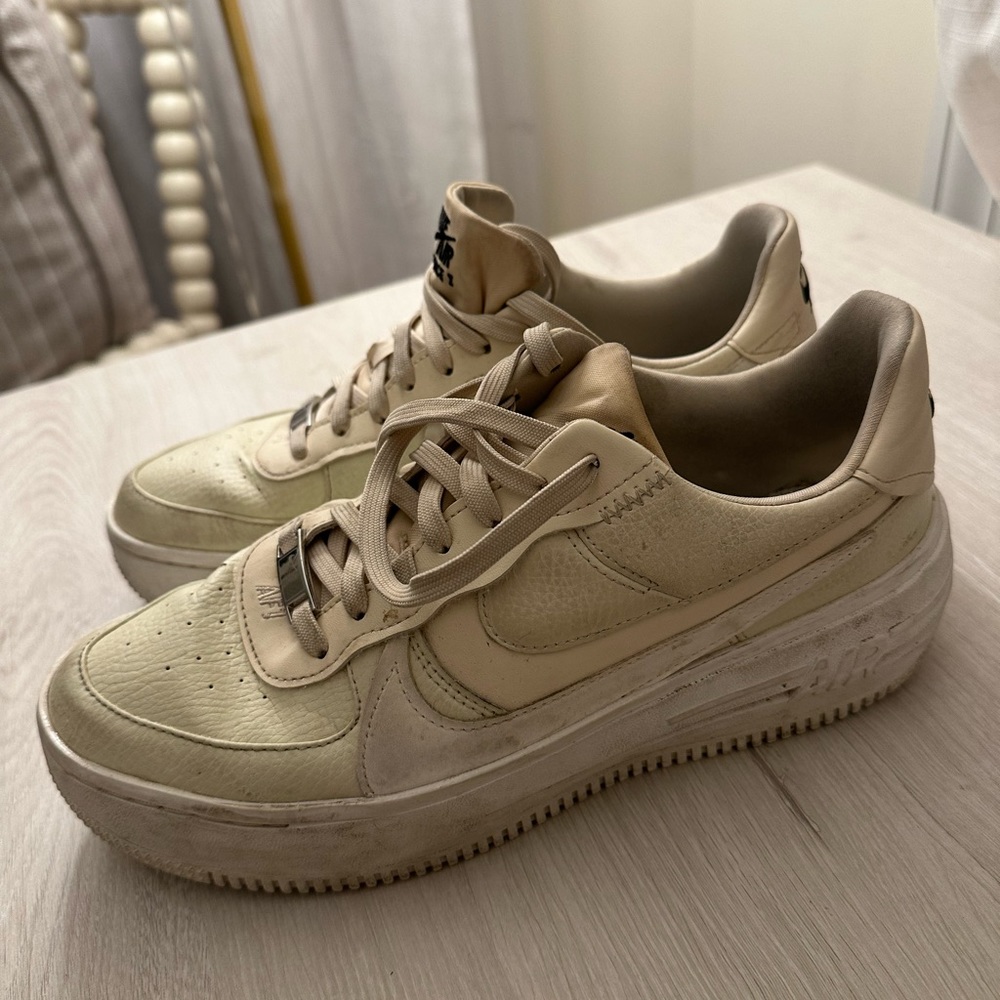 Nike Airforce 1 - beige and cream leather. Size 40